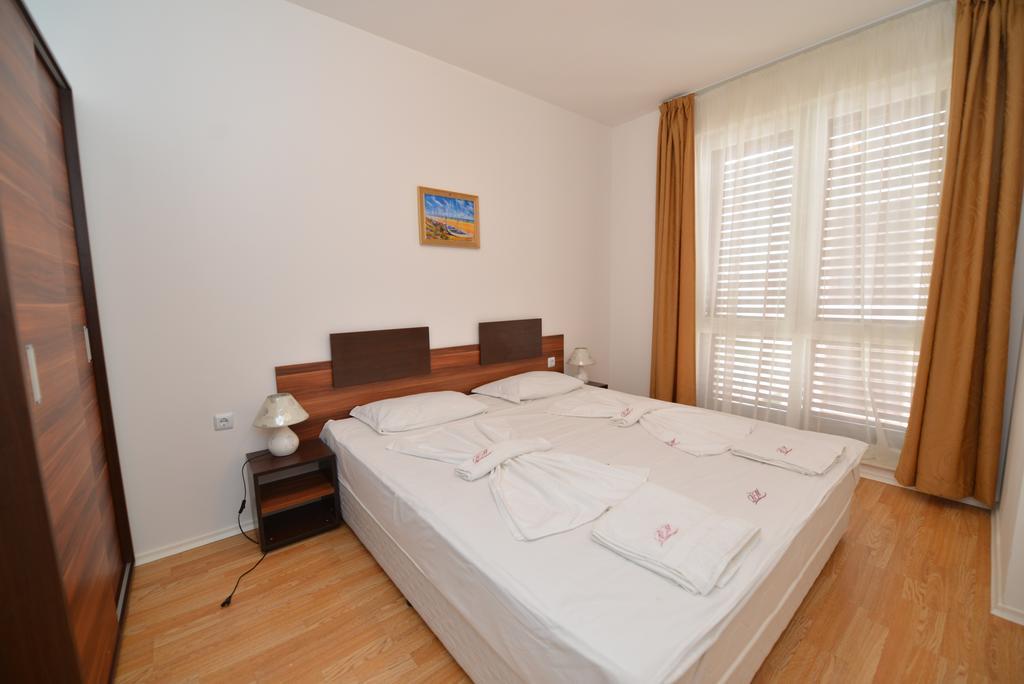 Romance Marine Aparthotel Sunny Beach Esterno foto
